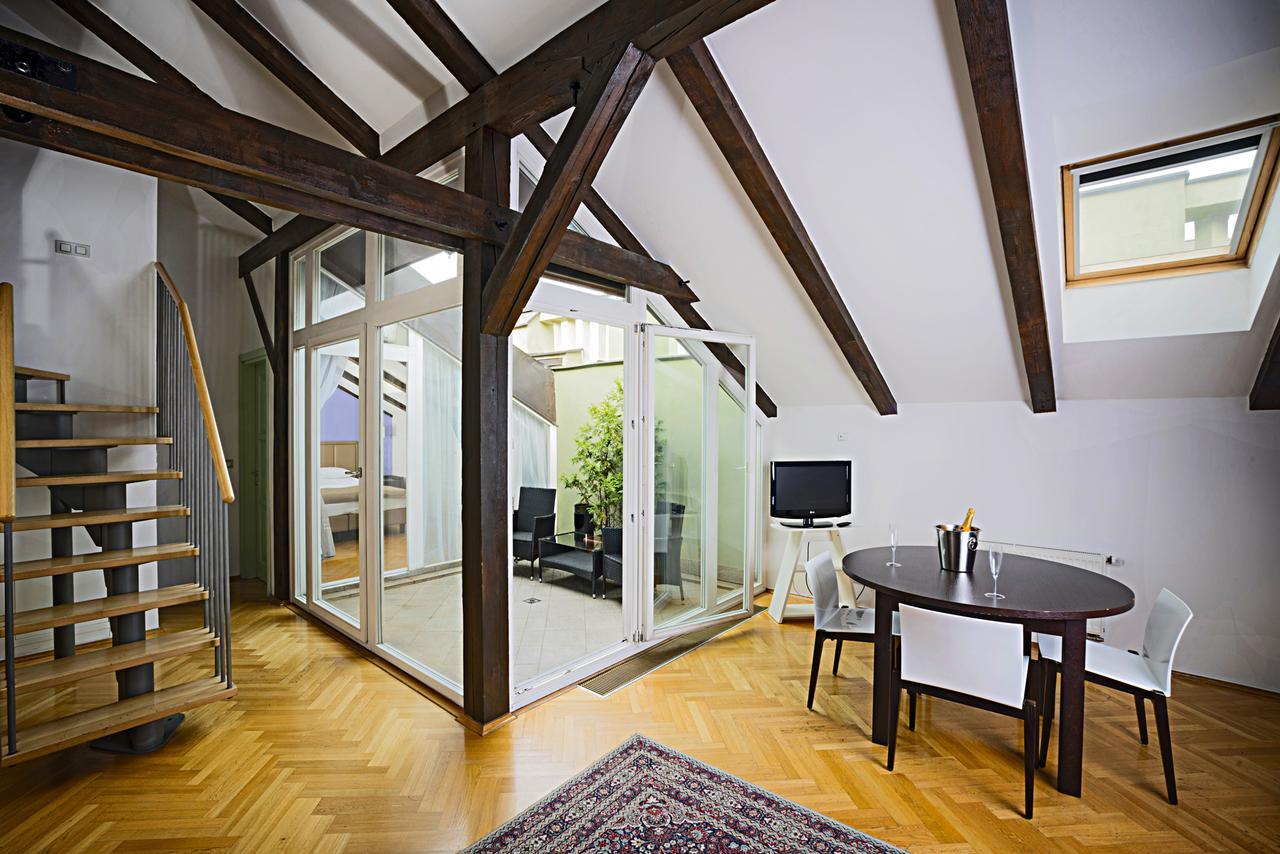 Loft,549422088:JPEG