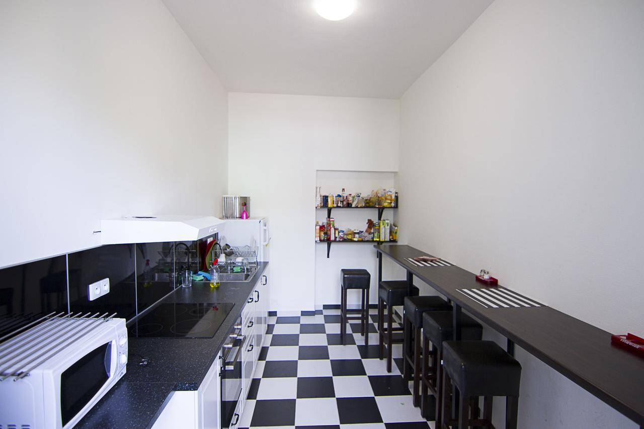 Private Twin Room with Shared Bathroom