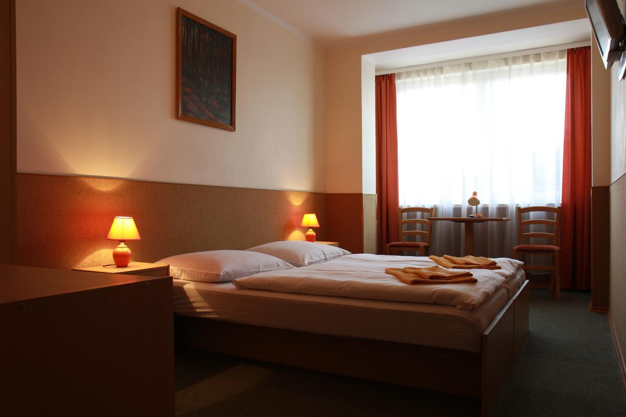 Double or Twin Room,995776666:JPEG