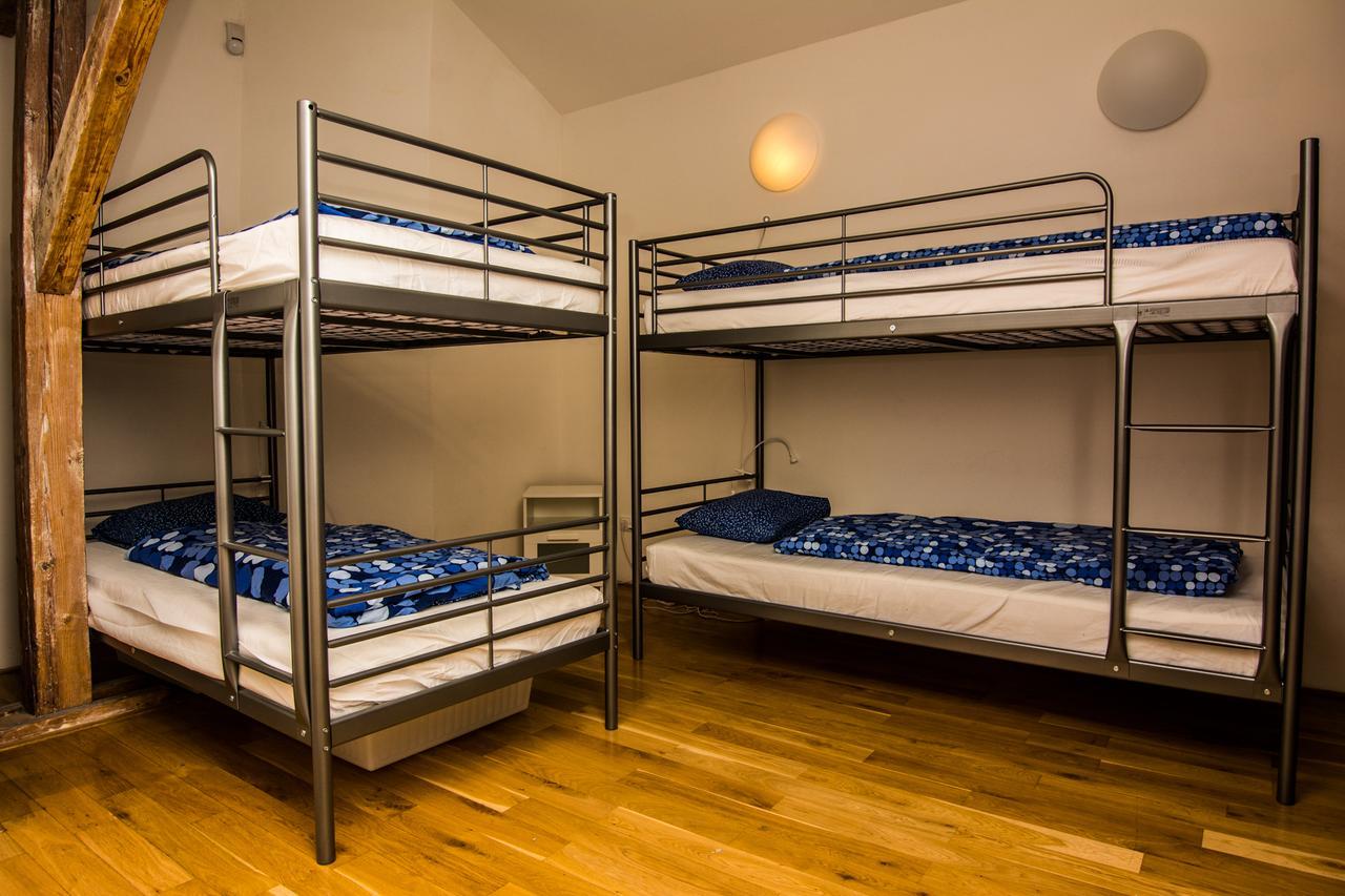 Cama em Beliche em Dormitório Feminino