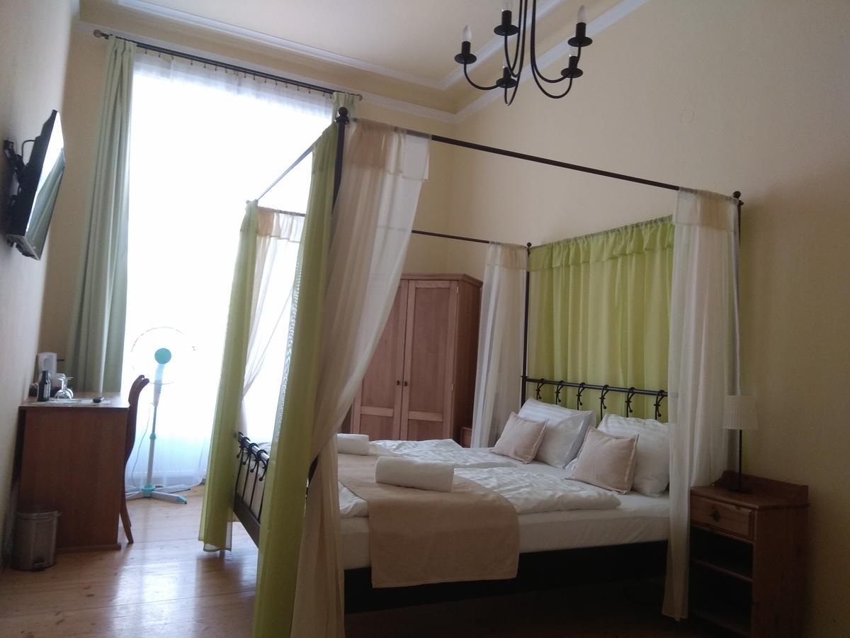 Triple Room Private External Bathroom