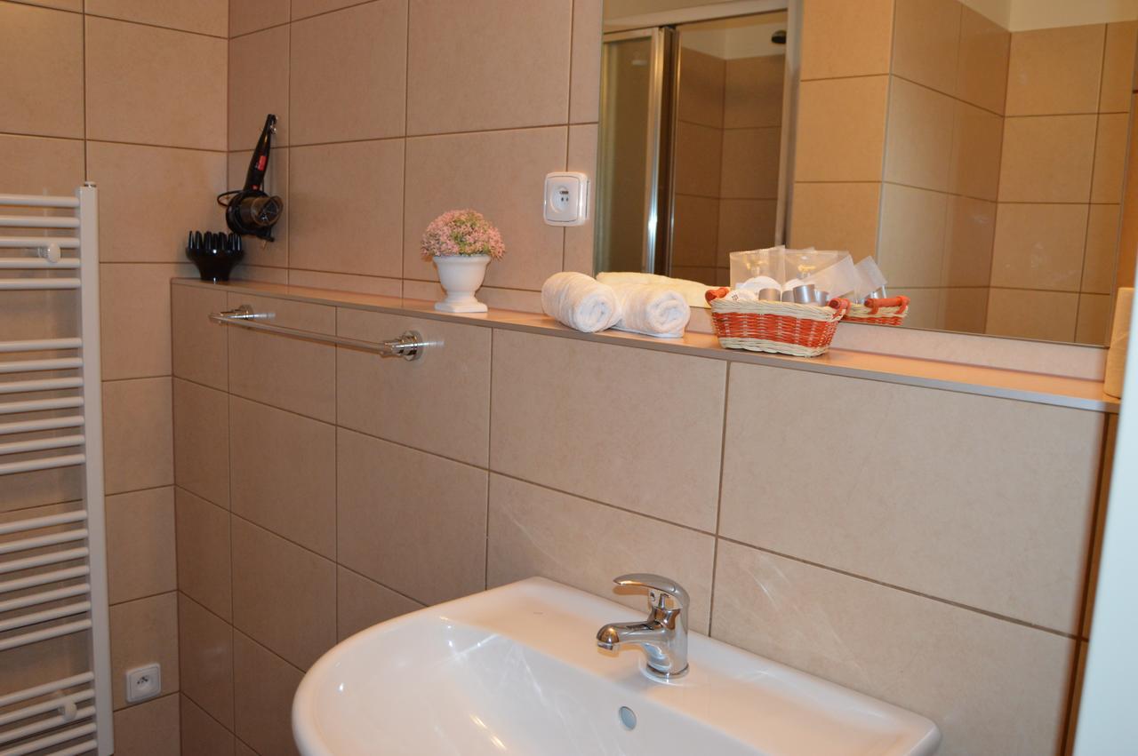 Double Room Private Bathroom