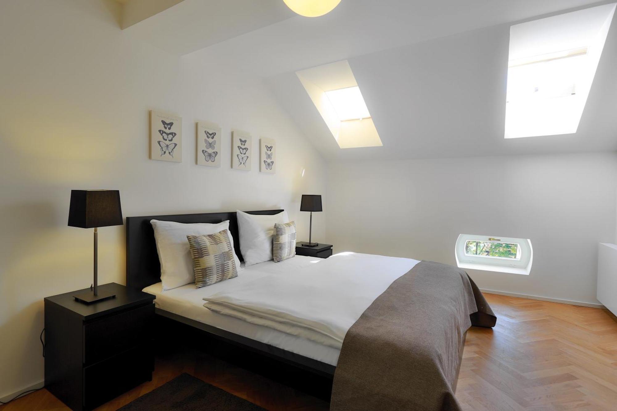 Duplex Apartment with Kitchen,683119569:JPEG