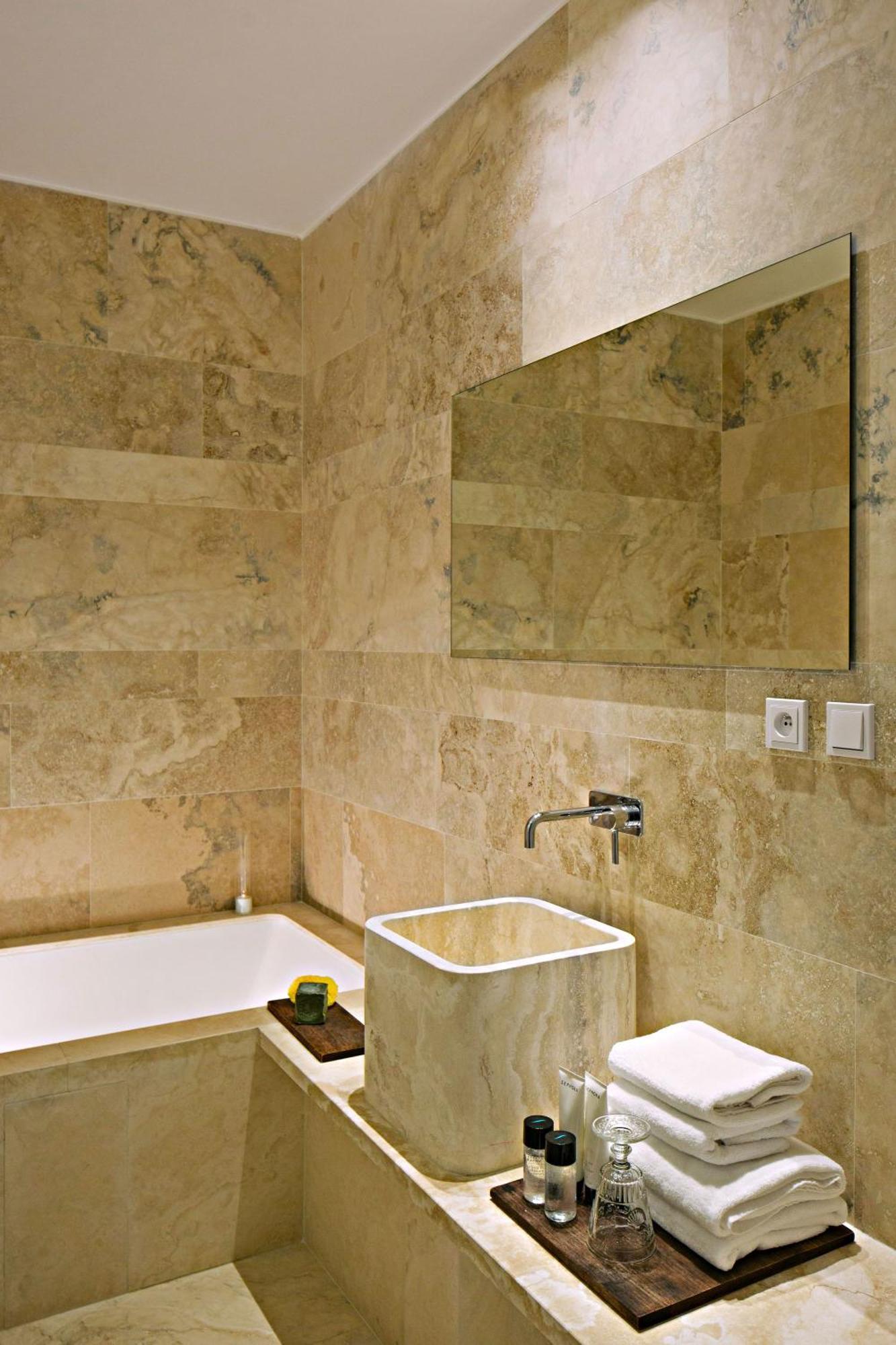 Superior Double or Twin Room Square View