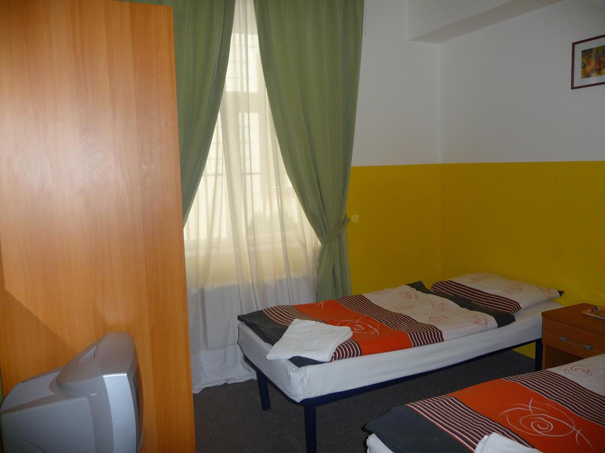 Economy Twin Room