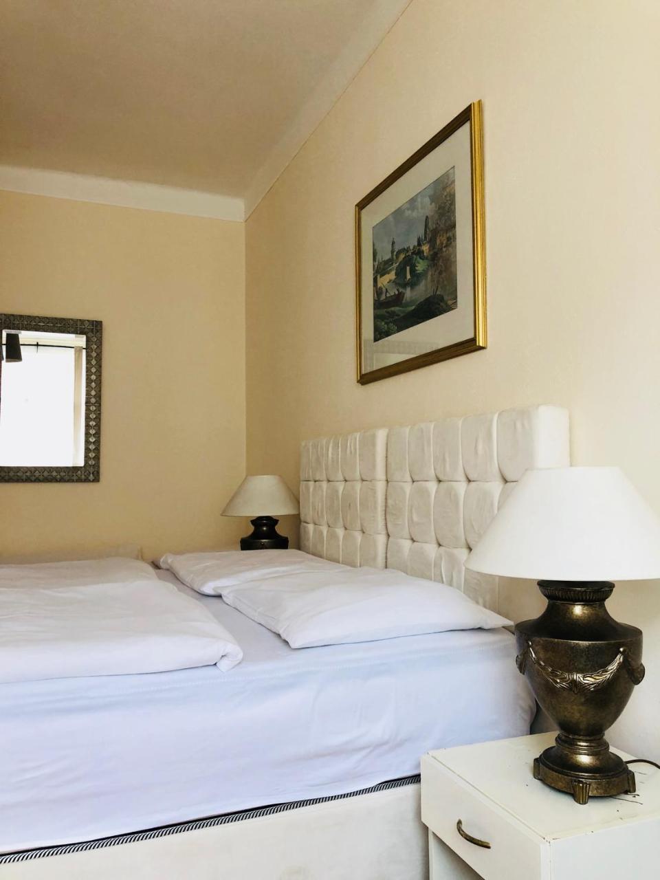 Double or Twin Room,718354048:JPEG