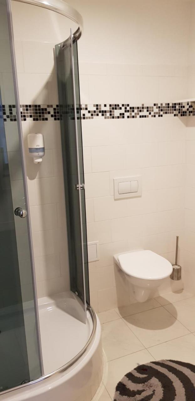 Deluxe Double Room Shower,744211744:JPEG