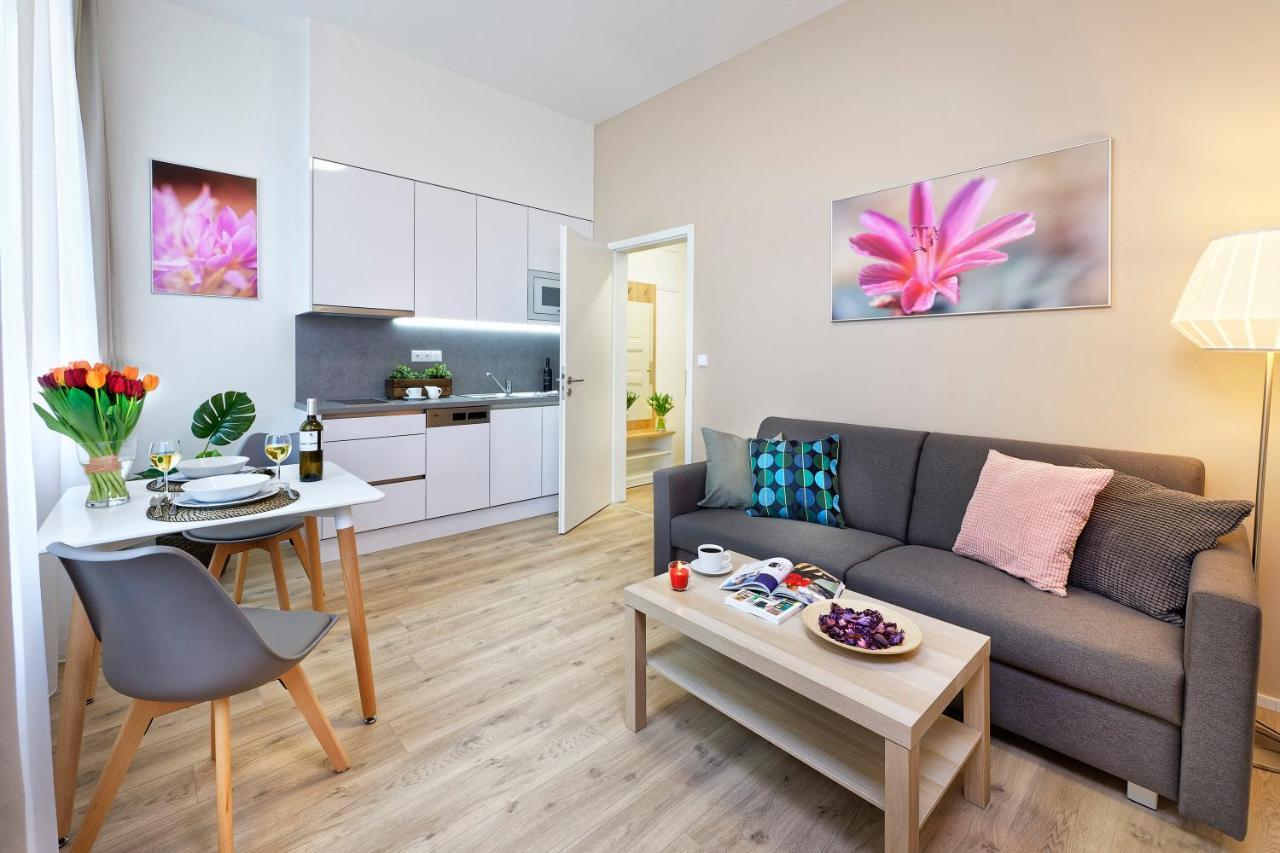 Apartamento com Varanda
