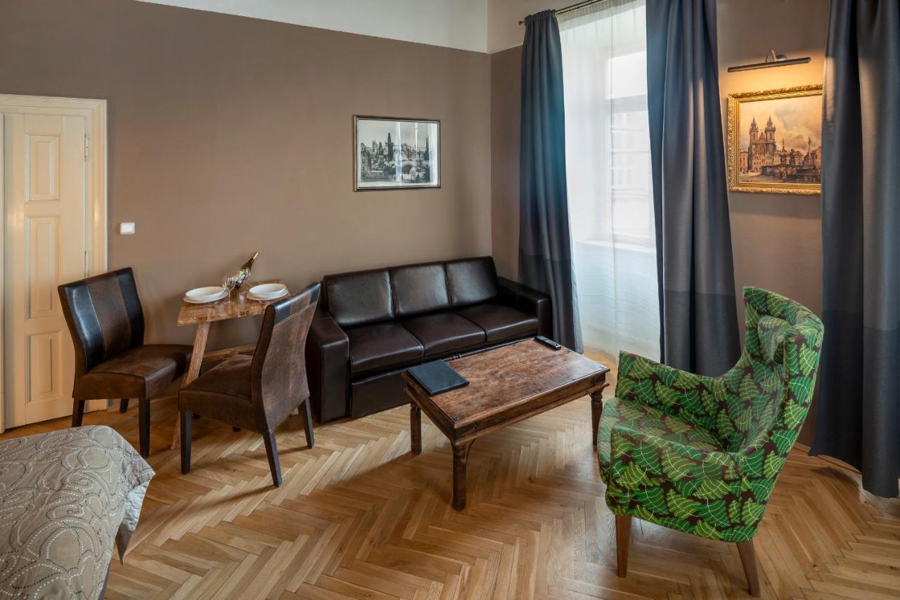 One-Bedroom Apartment,1279715797:JPEG