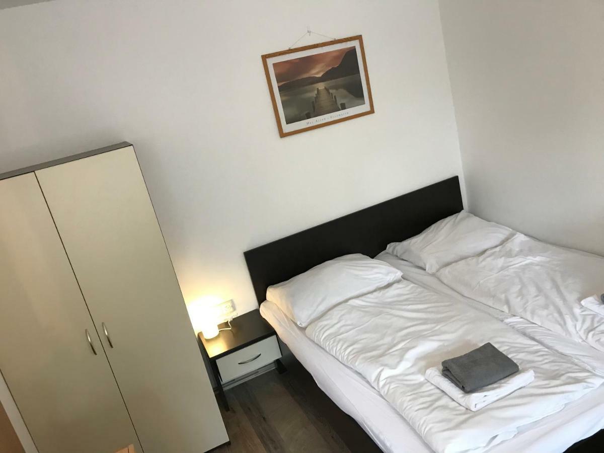 Economy Triple Room