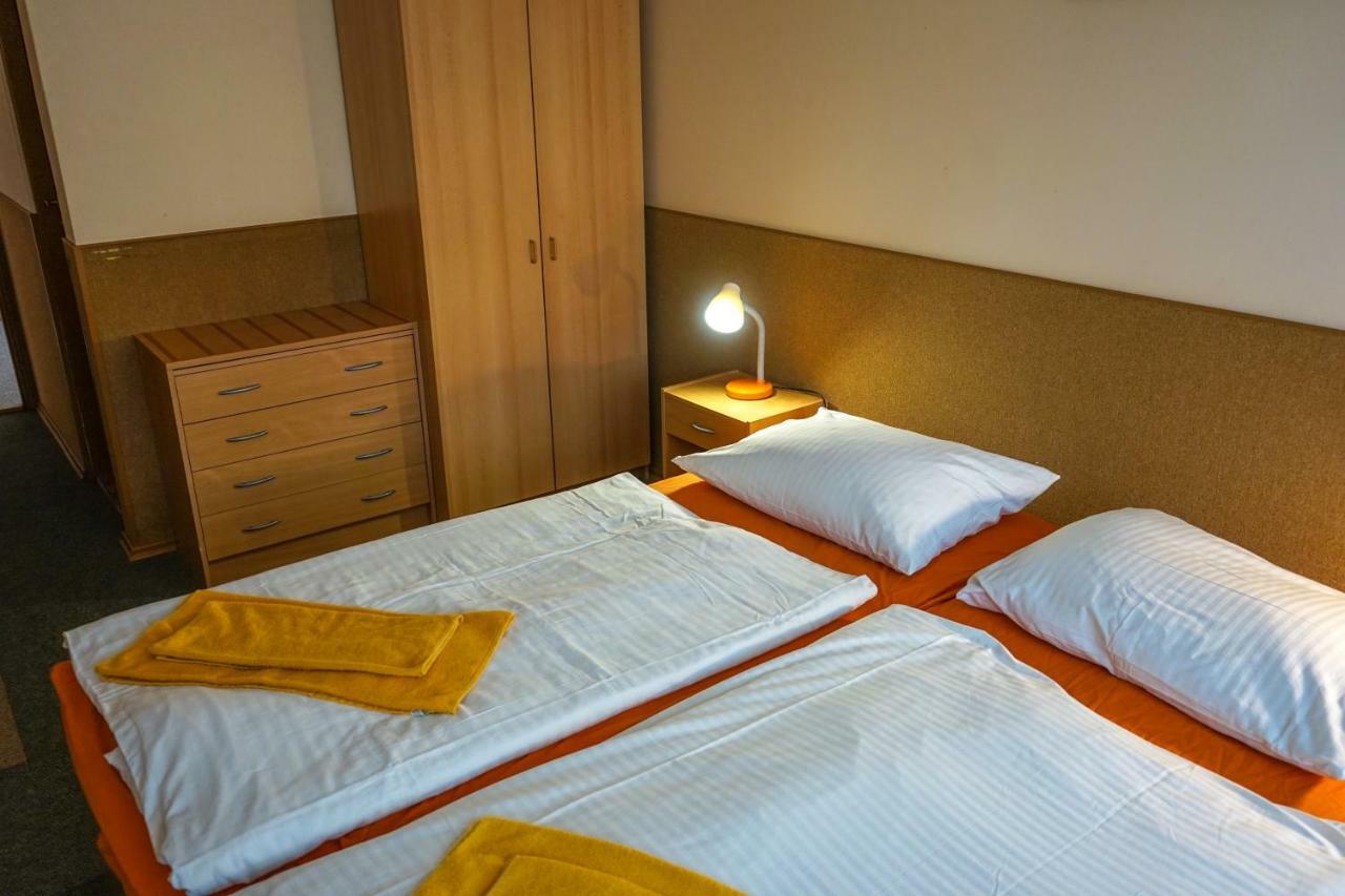 Single Room,807204255:JPEG