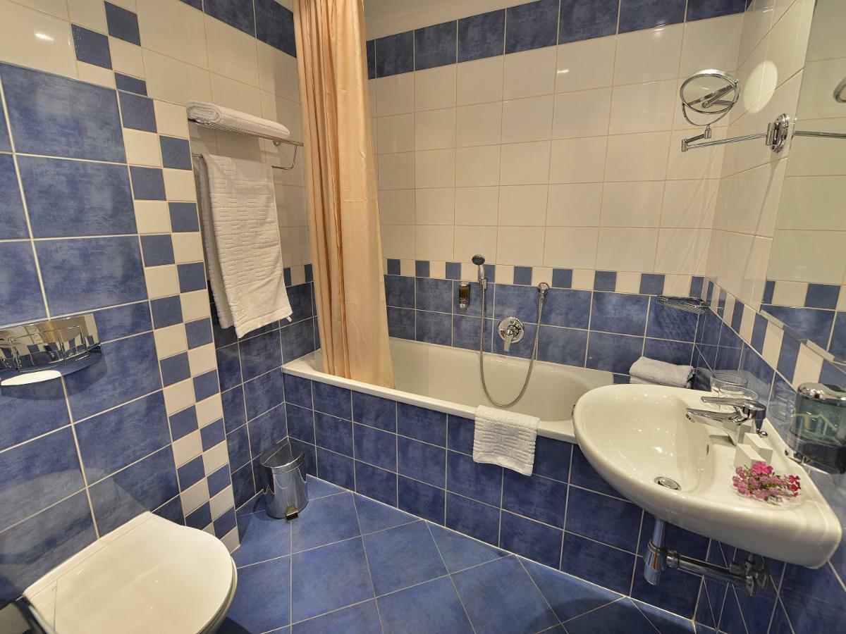 Double or Twin Room Castle View
