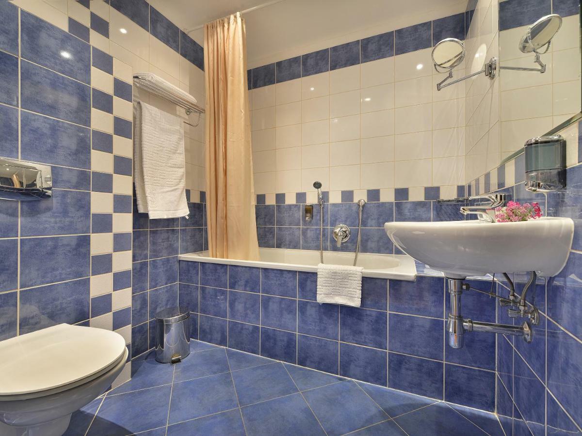 Double or Twin Room Castle View