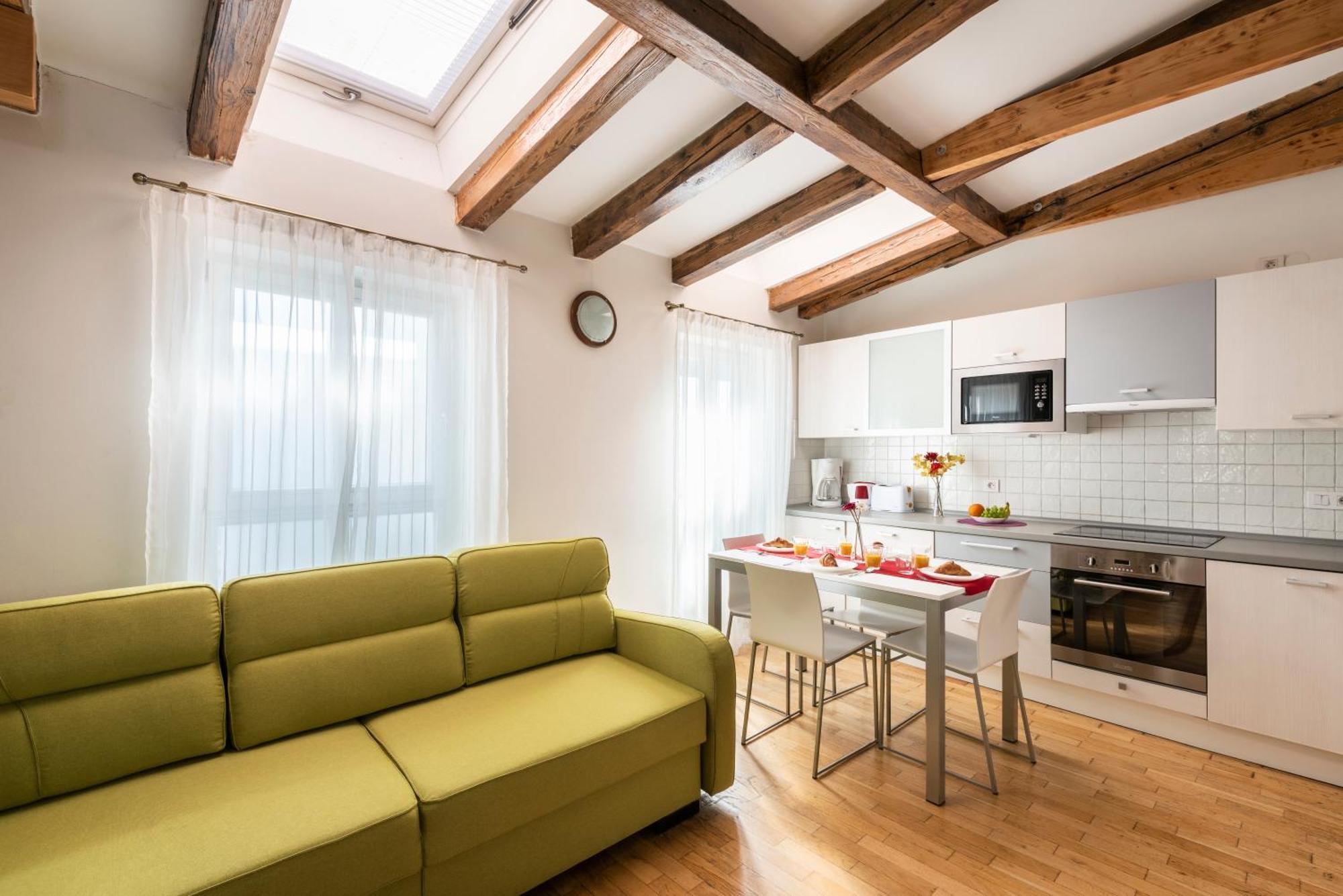 Appartamento con 2 Camere da Letto - H13