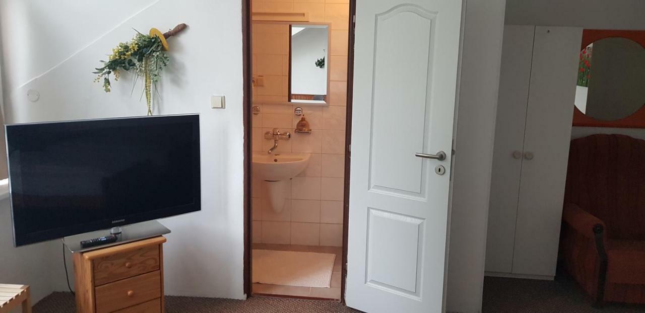Doppel-/Zweibettzimmer mit Zustellbett