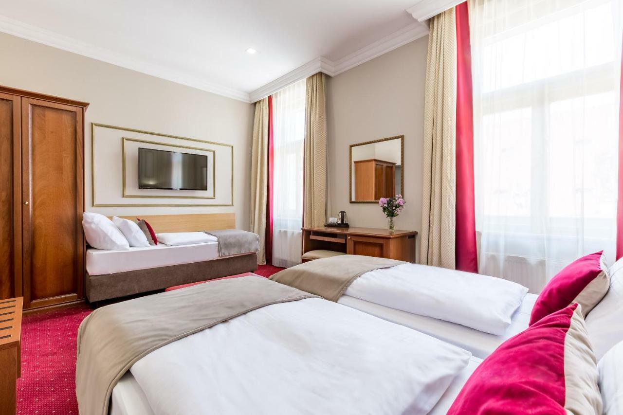 Superior Triple Room,925491811:JPEG