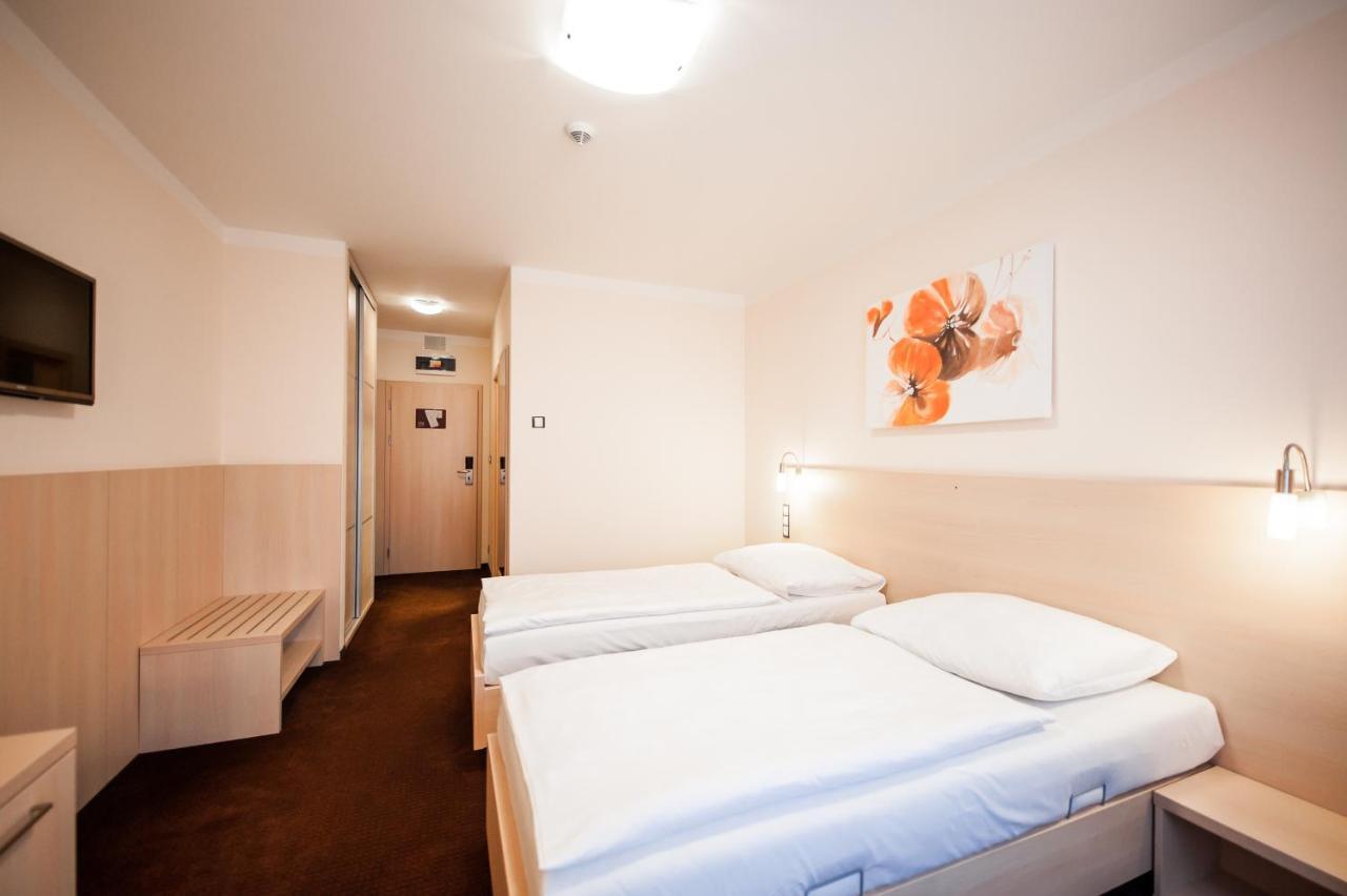 Standard Double or Twin Room,963361201:JPEG