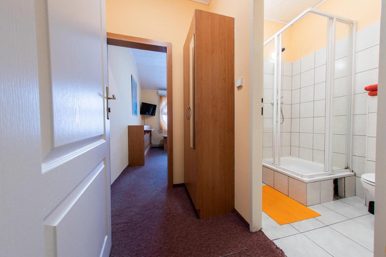 Standard Twin Room,971319583:JPEG