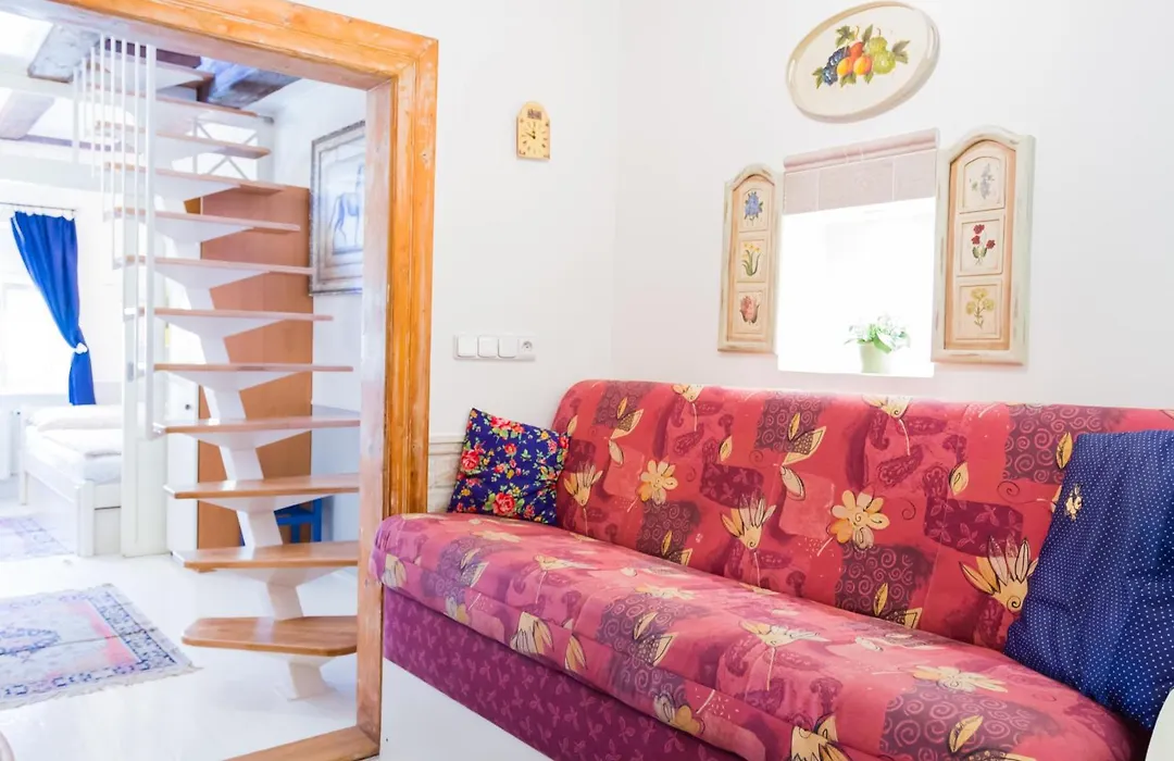 Alice Apartment House-1