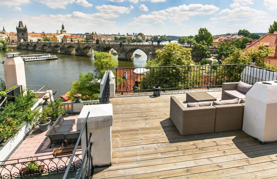 Residence Charles Bridge-1