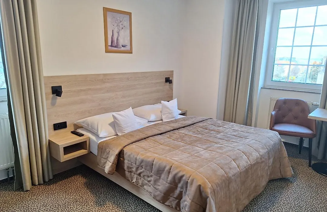 Hotel Avion-1