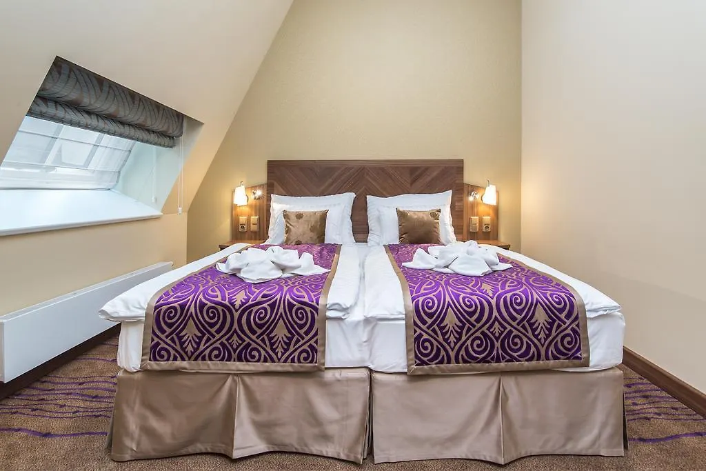 Merchants Crown Suites And Spa-1