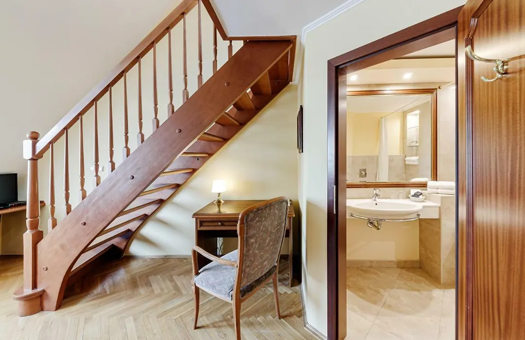 Louren Hotel-1
