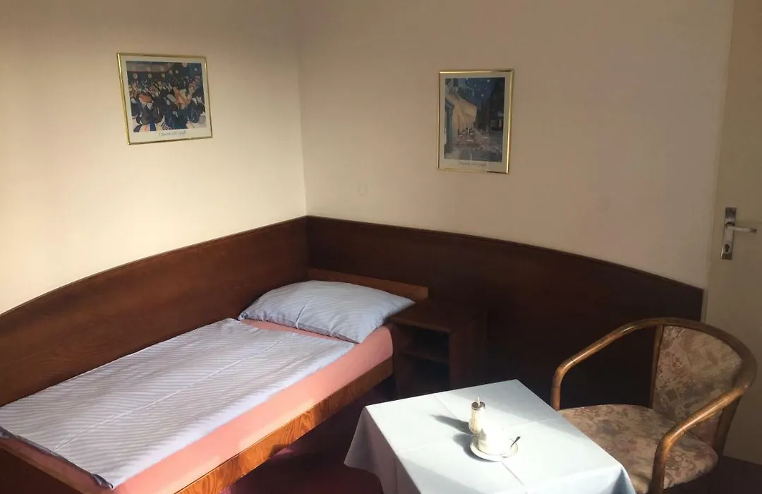 Hotel-Pension Kamyk-1