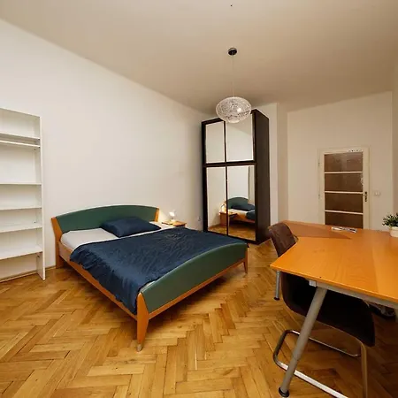 Apartments Vorsilska-3