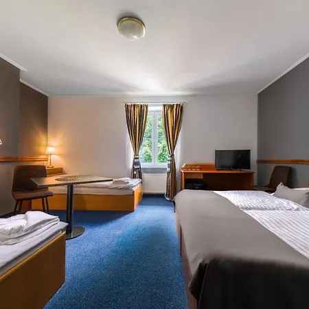 Prague Hotel Carl-Inn L Restaurant & Parking-3