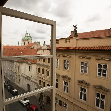 Hotel Nerudova 211-3