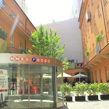 Picasso Apartments-3