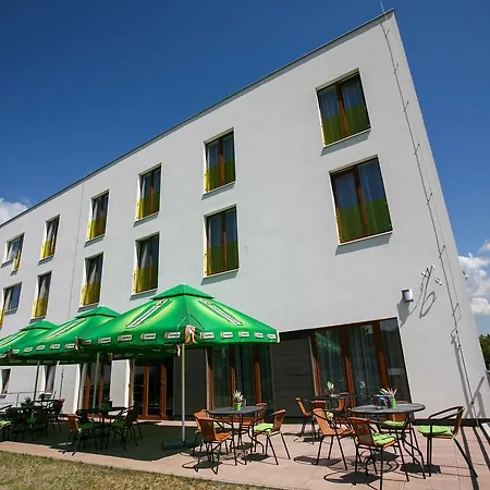 Nad Kralovnou Hotel & Restaurant-2