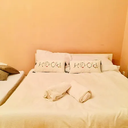 Hotel Room In Praha 2 Square-2
