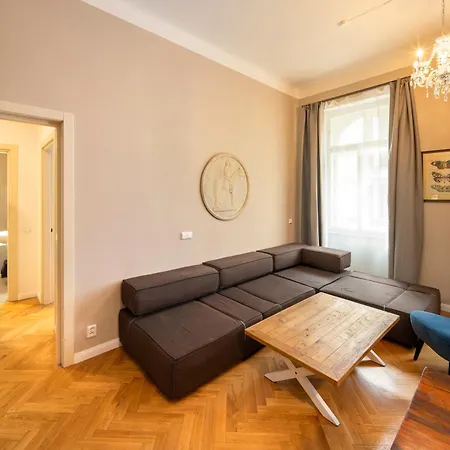 Downtown - Apart Hotel Zborovska-2