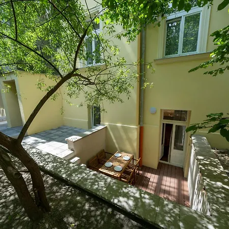 Downtown - Apart Hotel Zborovska-3