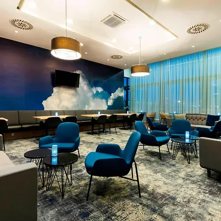 Courtyard By Marriott Prague Airport-2