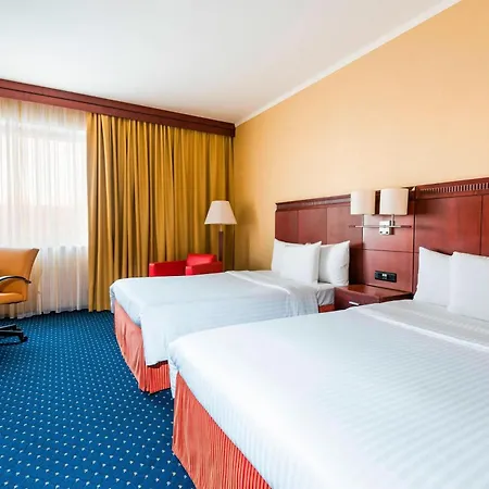 Courtyard By Marriott Prague City-2