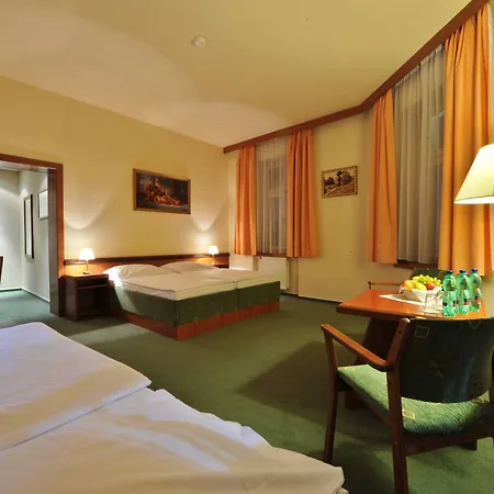Three Crowns Hotel-3