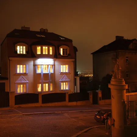 Hotel Garni Rambousek-3