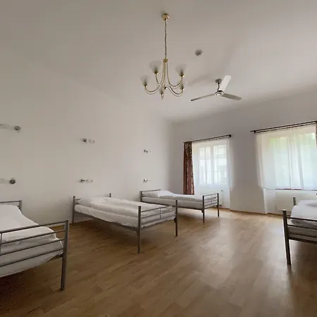 Hostel Little Quarter-2