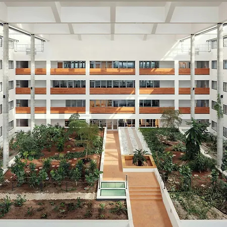 Courtyard By Marriott Prague Airport-3