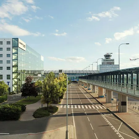 Courtyard By Marriott Prague Airport-2