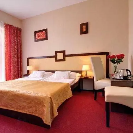 Alexandra Hotel-2
