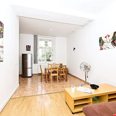 Chill Hill Apartments-2