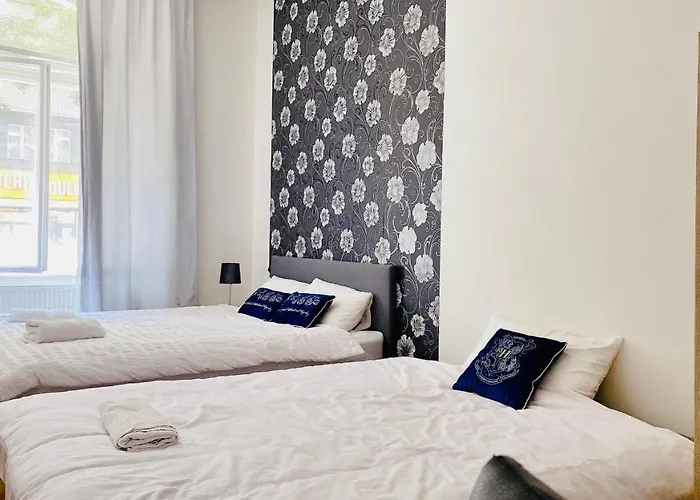 Hotel Room In Praha 2 Square