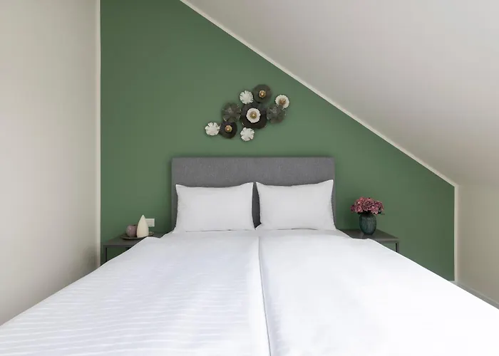 Kinsky Garden Apartments And Suites By Dwellfort Praha