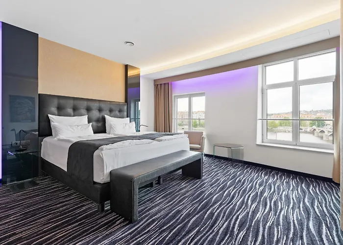 Hoteles cerca de Staroměstské náměstí