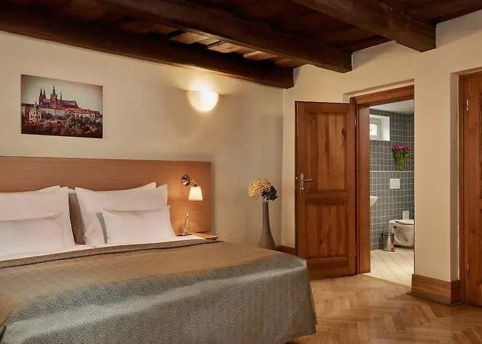 Mostecka 12 Residence Прага