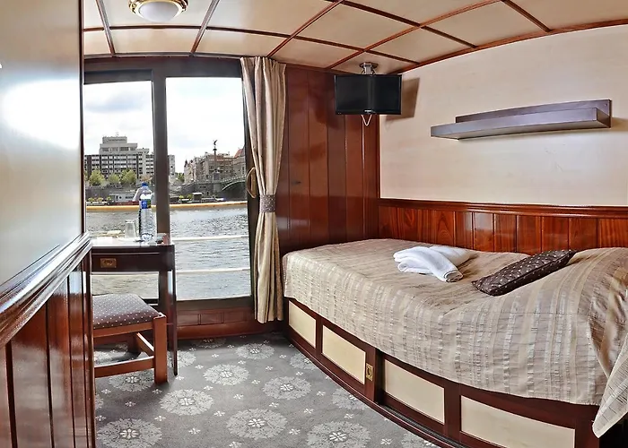 Florentina Boat Praga